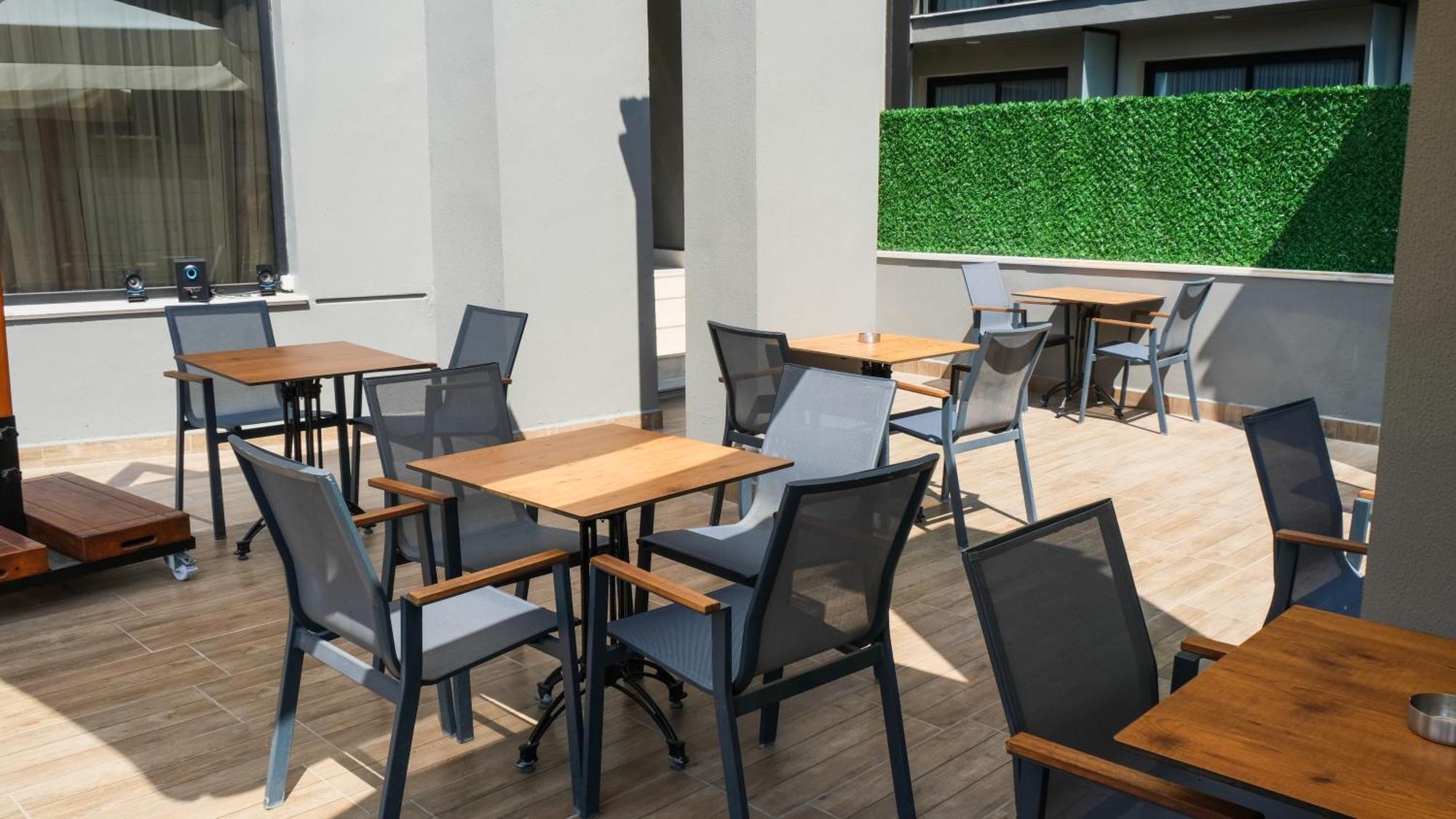 Myway Deluxe Alsancak Hotell Izmir Exteriör bild
